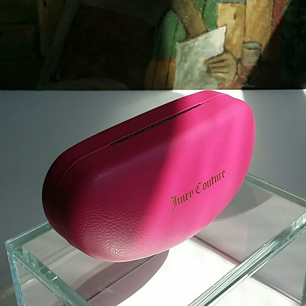 Juicy Couture sunglasses case